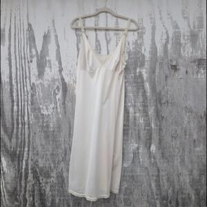 Vintage Lace Trim Ivory Slip Dress Vanity Fair Made In USA Women's 38 M/L